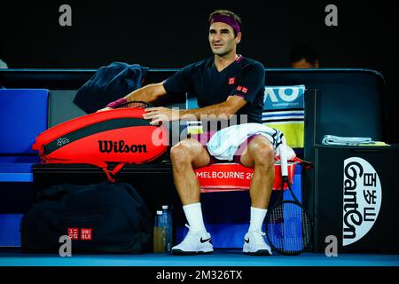 Le Suisse Roger Federer photographié lors d'un match de tennis entre Roger Federer (ATP 3) de Suisse et Filip Krajinovic (ATP 41) de Serbie, lors du deuxième tour de la compétition de singles hommes du Grand Chelem de tennis 'Australian Open', mercredi 22 janvier 2020 à Melbourne Park, Melbourne, Australie. BELGA PHOTO PATRICK HAMILTON Banque D'Images