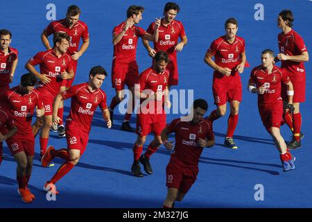 Les joueurs de Belgique photographiés se réchauffent avant un match de hockey entre l'équipe nationale belge les Lions rouges et l'Australie, le match 2 sur 16 dans la phase de groupe de la compétition de la FIH Pro League masculine, dimanche 26 janvier 2020 à Sydney, en Australie. PHOTO DE BELGA STEVE CHRISTO Banque D'Images