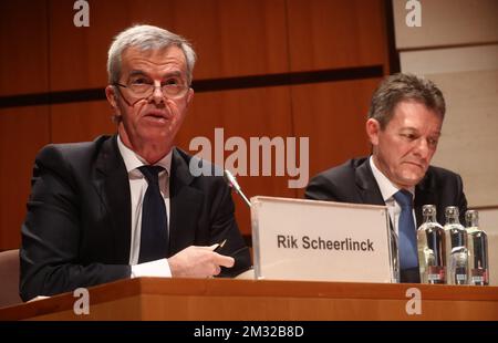 Rik Scheerlinck, directeur financier du Groupe KBC, et Johan Thijs, directeur général du Groupe KBC, ont photographié lors d'une conférence de presse pour présenter les résultats de 2019 ans de l'institution financière KBC Group, jeudi 13 février 2020 au siège de KBC à Bruxelles. BELGA PHOTO VIRGINIE LEFOUR Banque D'Images