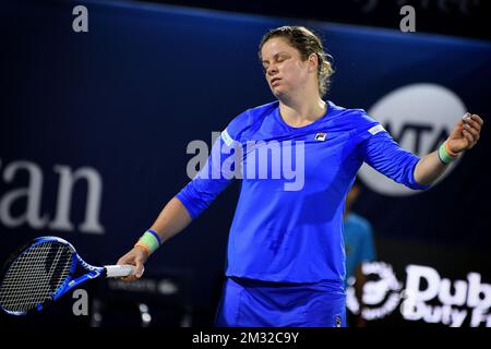 Le Belge Kim Clijsters réagit à un match entre le Belge Kim Clijsters et l'Espagnol Garbine Muguruza lors du premier tour des femmes aux Championnats de tennis de Dubaï 2020, à Dubaï, Émirats arabes Unis, le lundi 17 février 2020. BELGA PHOTO YORICK JANSENS Banque D'Images