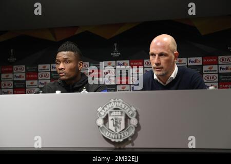 Simon Deli du Club et Philippe Clement, entraîneur en chef du Club Brugge, photographiés lors d'une conférence de presse du Club Brugge avant le match de retour des finales 1/16 de l'UEFA Europa League entre le club de football belge Club Brugge et le club anglais Manchester United, à Manchester, en Grande-Bretagne, le mercredi 26 février 2020. BELGA PHOTO BRUNO FAHY Banque D'Images