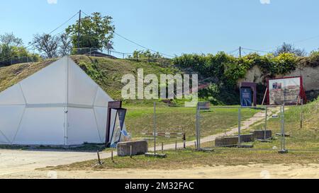 Belgrade, Serbie - 11 septembre 2021 : entrée au site archéologique de Belo Brdo à l'emplacement Vinca à partir de 6000 av. j.-c. Banque D'Images