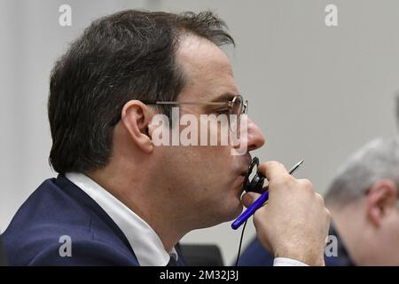 Le vice-premier ministre et ministre du budget, de la fonction publique et de la science, David Clarival, a photographié lors d'une session de la commission du budget et des finances au Parlement fédéral à Bruxelles, le lundi 16 mars 2020. BELGA PHOTO POOL PHILIP REYNAERS Banque D'Images