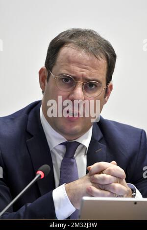 Le vice-premier ministre et ministre du budget, de la fonction publique et de la science, David Clarival, a photographié lors d'une session de la commission du budget et des finances au Parlement fédéral à Bruxelles, le lundi 16 mars 2020. BELGA PHOTO POOL PHILIP REYNAERS Banque D'Images