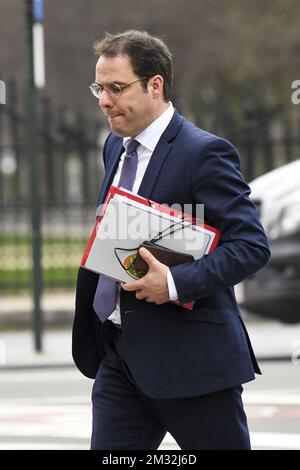 Le vice-Premier ministre et ministre du Budget, des Services civils et de la Science David Clarival arrive pour une réunion de Kern avec les présidents des sept partis qui appuient le gouvernement actuel pour donner le plein pouvoir de faire face à la crise de Covid-19, une réunion restreinte des ministres à Bruxelles, Lundi 16 mars 2020. BELGA PHOTO POOL FREDERIC SIERAKOWSKI Banque D'Images
