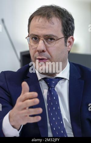 Le vice-premier ministre et ministre du budget, de la fonction publique et de la science, David Claroval, a photographié lors d'une conférence de presse après le conseil des ministres du gouvernement fédéral, le vendredi 20 mars 2020 à Bruxelles. Le Gouvernement élaborera des plans d'appui aux conséquences économiques et sociales de la pandémie COVID-19. Jusqu'à présent, il y a 2257 personnes (testées et) infectées en Belgique. BELGA PHOTO POOL DAINA LE LARDIC Banque D'Images