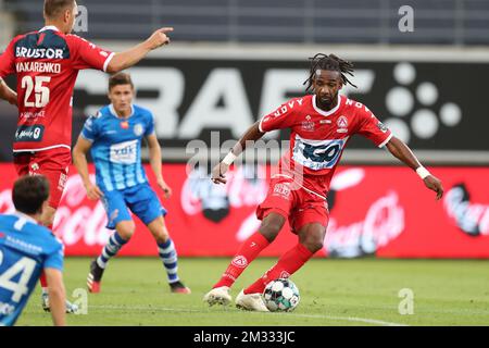 Ilombe Mboyo de Kortrijk photographié en action lors d'un match de football entre KAA Gent et KV Kortrijk, samedi 15 août 2020 à Gent, le 2 e jour de la première division de la « Jupiler Pro League » du championnat belge de football. BELGA PHOTO BRUNO FAHY Banque D'Images