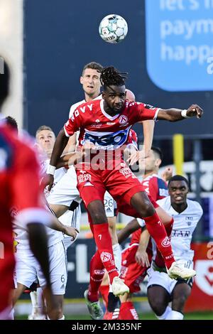 Ilombe Mboyo de Courtrai photographié en action lors du match de la Jupiler Pro League entre KV Kortrijk et KAS Eupen, vendredi 21 août 2020 à Courtrai, le 3 e jour de la première division de la « Jupiler Pro League » du championnat belge de football. BELGA PHOTO LAURIE DIEFFEMBACQ Banque D'Images