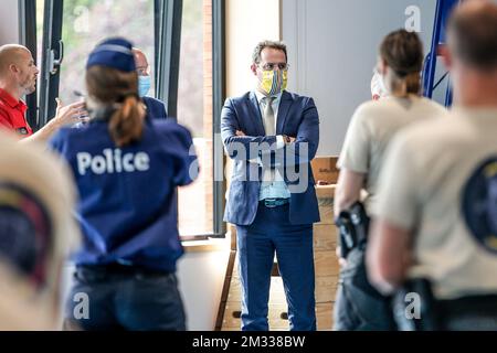 Vice-Premier ministre et ministre du Budget, des Services civils et de la Science, David Claroval, photographié lors d'une visite à l'académie de police de la province de Namur, à Namur, le lundi 31 août 2020. BELGA PHOTO BRUNO FAHY Banque D'Images
