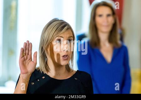 Le ministre de la Défense, Ludivinous Dedonder (PS), a prêté serment devant le Roi lors de la cérémonie de serment du gouvernement Vivaldi, au Palais Royal, le jeudi 01 octobre 2020, à Bruxelles. La Belgique attendait un gouvernement fédéral depuis les élections fédérales du 26 mai 2019. BELGA PHOTO POOL - DANNYS GYS Banque D'Images