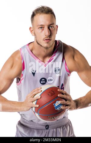 Louis Hazard pose à un photoshoot de l'équipe belge de basket-ball Phoenix Bruxelles, en prévision de la 2020-2021 EuroMillions League, le vendredi 09 octobre 2020 à Bruxelles. BELGA PHOTO JASPER JACOBS Banque D'Images