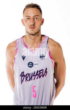 Louis Hazard pose à un photoshoot de l'équipe belge de basket-ball Phoenix Bruxelles, en prévision de la 2020-2021 EuroMillions League, le vendredi 09 octobre 2020 à Bruxelles. BELGA PHOTO JASPER JACOBS Banque D'Images