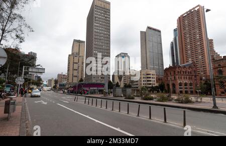 Le centre financier du centre-ville est situé près de l'avenue 7th et de la gare de transmilenio Banque D'Images