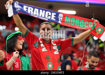 AL KHOR, QATAR - DÉCEMBRE 14 : coupe du monde de la FIFA, Qatar 2022 demi-finale match entre la France et le Maroc au stade Al Bayt sur 14 décembre 2022 à Al Khor, Qatar. Katar Frankreich - Marokko Maroc fans Fussball WM 2022 au Qatar coupe du monde de football de la FIFA 2022 © diebilderwelt / Alamy Live News Banque D'Images