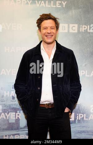 James Norton participe à la projection de la dernière série de Happy Valley au vue Cinema à Halifax. Date de la photo: Mercredi 14 décembre 2022. Banque D'Images