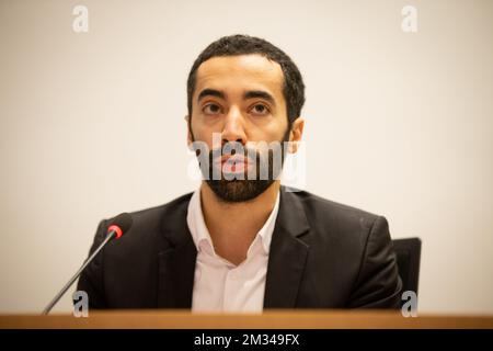 Sammy Mahdi, Secrétaire d'Etat à la politique d'asile et de migration, photographié lors d'une session de la Commission de la Chambre des affaires intérieures, au Parlement fédéral, le mardi 19 janvier 2021. L'ancien membre du conseil municipal de Mechelen pour N-va Melikan Kucam et neuf autres, dont son épouse et son fils, ont été condamnés la semaine dernière pour trafic d'êtres humains, corruption passive et conspiration criminelle. Ils ont aidé 219 personnes (principalement des chrétiens de Syrie ou d'Irak) à obtenir un visa humanitaire contre paiement. Kucam est reconnu coupable et condamné à huit ans de prison et à une amende de 696000 euros. BELGA PHOTO JAMES ARTHU Banque D'Images