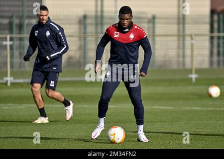 Aurelio Buta d'Anvers photographié lors d'une session d'entraînement du club belge de football Royal Antwerp FC, mercredi 17 février 2021 à Anvers. L'équipe se prépare pour son match contre le Scottisch Rangers F.C. lors de la première partie des finales 1/16 de l'UEFA Europa League. BELGA PHOTO DIRK WAEM Banque D'Images