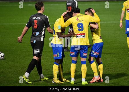 Atabey Cicek, de Westerlo, célèbre après avoir marqué un match de football entre KVC Westerlo et KMSK Deinze, dimanche 28 février 2021 à Westerlo, le 21 e jour de la 'Proximus League' 1B deuxième division du championnat de football belge. BELGA PHOTO YORICK JANSENS Banque D'Images