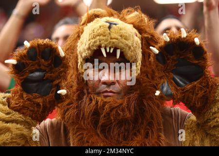 Al Khor, Qatar. 14th décembre 2022. Un fan marocain soutient son équipe lors du match de demi-finale de la coupe du monde de la FIFA 2022 au stade Al Bayt à Al Khor, Qatar sur 14 décembre 2022. Photo de Chris Brunskill/UPI crédit: UPI/Alay Live News Banque D'Images