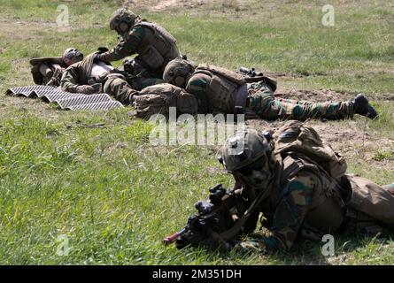 L'illustration montre un exercice de soldats belges à Vilnius, Lituanie, mercredi 12 mai 2021. La compagnie d'infanterie belge (principalement bataillon Carabiniers Prince Baudouin-Grenadiers de Leopoldsburg - Bourg-Leopold) est arrivée à Vilnius il y a six mois pour intégrer un groupement tactique allemand dans la mission de l'OTAN appelée 'Enhanced Forward Presence' EFP. BELGA PHOTO BENOIT DOPPAGNE Banque D'Images