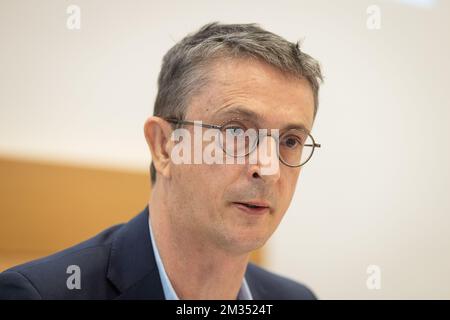 Directeur général ad interim Bpost Dirk Tirez photographié lors d'une session de la commission de la mobilité, des entreprises publiques et des infrastructures, mercredi 19 mai 2021, au Parlement fédéral à Bruxelles. Au cours de la session d'aujourd'hui, l'avenir du B-Post est discuté. BELGA PHOTO JAMES ARTHUR GEKIERE Banque D'Images