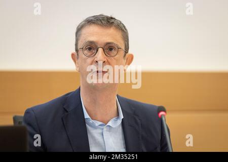 Directeur général ad interim Bpost Dirk Tirez photographié lors d'une session de la commission de la mobilité, des entreprises publiques et des infrastructures, mercredi 19 mai 2021, au Parlement fédéral à Bruxelles. Au cours de la session d'aujourd'hui, l'avenir du B-Post est discuté. BELGA PHOTO JAMES ARTHUR GEKIERE Banque D'Images