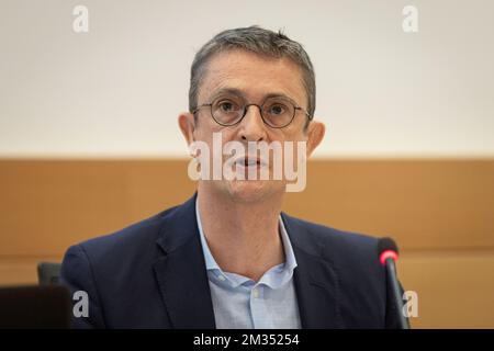 Directeur général ad interim Bpost Dirk Tirez photographié lors d'une session de la commission de la mobilité, des entreprises publiques et des infrastructures, mercredi 19 mai 2021, au Parlement fédéral à Bruxelles. Au cours de la session d'aujourd'hui, l'avenir du B-Post est discuté. BELGA PHOTO JAMES ARTHUR GEKIERE Banque D'Images