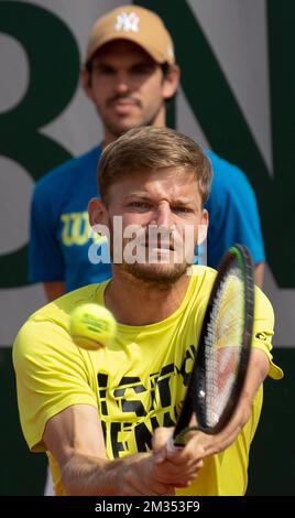 David Goffin belge et son entraîneur Germain Gigounon photographiés lors de la séance d'entraînement du matin au tournoi de tennis Roland Garros French Open, à Paris, en France, le samedi 29 mai 2021. Le tournoi de cette année a lieu du 24 mai au 13 juin. BELGA PHOTO BENOIT DOPPAGNE Banque D'Images