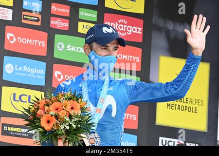 Espagnol Alejandro Valverde de Movistar Team fête sur le podium après avoir remporté la sixième étape de l'édition 73rd de la course cycliste Criterium du Dauphine, à 167,5 km de Loriol-sur-Drome au Sappey-en-Chartreuse, France, vendredi 04 juin 2021. BELGA PHOTO DAVID STOCKMAN Banque D'Images