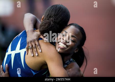 Nafissatou Nafi Thiam belge et Cynthia Bolingo Mbongo belge photographiées après la réunion d'athlétisme "Meeting International de Nivelles" (Meeting EAP), samedi 19 juin 2021, à Nivelles. BELGA PHOTO JASPER JACOBS Banque D'Images