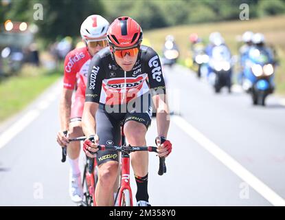 Français Pierre-Luc Perichon de Cofidis et belge Brent Van Moer de Lotto Soudal photographié en action pendant la quatrième étape de l'édition 108th de la course cycliste Tour de France, 150,4km de Redon à Fougères, France, mardi 29 juin 2021. Le Tour de France de cette année a lieu du 26 juin au 18 juillet 2021. BELGA PHOTO DAVID STOCKMAN Banque D'Images