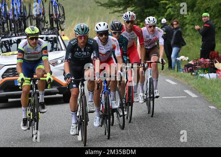 Hollandais Boy Van Poppel d'Intermarche Wanty-Gobert Materiaux, autrichien Lukas Postlberger de Bora-Hansgrohe, français Anthony Turgis de TotalEnergies, français Maxime Chevalier de BB Hotels P/B KTM, Français Anthony Perez de Cofidis et français Dorian Godon de AG2R Citroën Team dans le groupe de direction la session d'entraînement a avant les championnats européens d'athlétisme U20, mercredi 14 juillet 2021 à Tallinn, Estonie. BELGA PHOTO COEN SCHILDERMAN Banque D'Images