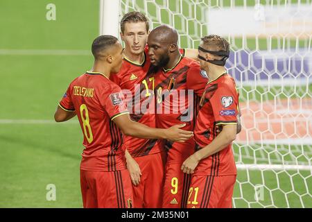 Romelu Lukaku en Belgique fête avec Youri Tielemans, Hans Vanaken et Timothy Catagne après avoir marqué le but 1-0 lors d'un match de football entre l'équipe nationale belge Red Devils et la République tchèque, dimanche 05 septembre 2021 à Bruxelles, le match 5 dans le groupe E des qualifications pour la coupe du monde de la FIFA 2022. BELGA PHOTO BRUNO FAHY Banque D'Images