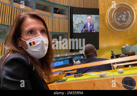 La ministre des Affaires étrangères Sophie Wilmes en photo lors du discours du président américain Joe Biden à l'ouverture du débat de la session de 76th de l'Assemblée générale des Nations Unies (AGNU 76), à New York, États-Unis d'Amérique, le mardi 21 septembre 2021. BELGA PHOTO BENOIT DOPPAGNE Banque D'Images