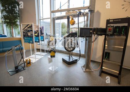 L'illustration montre une visite au siège d'Atlas Copco le deuxième jour d'une visite officielle en Suède, à Stockholm, le mardi 19 octobre 2021. BELGA PHOTO NICOLAS MATERLINCK Banque D'Images