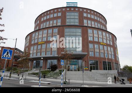 L'illustration montre une visite au siège d'Atlas Copco le deuxième jour d'une visite officielle en Suède, à Stockholm, le mardi 19 octobre 2021. BELGA PHOTO NICOLAS MATERLINCK Banque D'Images