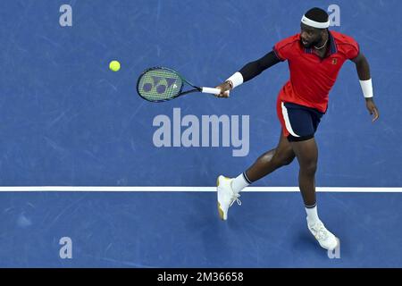 US Frances Tiafoe photographié en action lors d'un match entre US Tiafoe et Britain Murray, lors de la première partie du tournoi européen Open de tennis ATP, à Anvers, le mardi 19 octobre 2021. BELGA PHOTO DIRK WAEM Banque D'Images