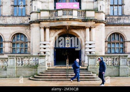 Detail facade.Sheffield Town Hall est un bâtiment municipal situé sur Pinstone Street dans la ville de Sheffield, en Angleterre. Le bâtiment est utilisé par Sheffield City Banque D'Images