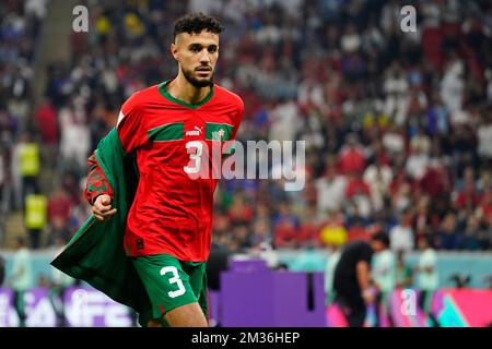 Al Khor Qatar. 14th décembre 2022. Noussair Mazraoui, du Maroc, lors du match de la coupe du monde de la FIFA, Qatar 2022, demi-finale entre Frittance et le Maroc, au stade Al Bayt, le 14 décembre 2022 à Al Khor Qatar. (Photo de Bagu Blanco / PRESSIN) Credit: PRESSINPHOTO SPORTS AGENCY/Alay Live News Banque D'Images