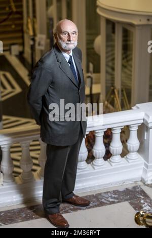 Le scientifique Thierry Boon pose pour le photographe lors d'une séance photo avant la cérémonie de remise des diplômes honorifiques de l'université VUB (Vrije Universiteit Brussel), le mercredi 17 novembre 2021 à Bruxelles. BELGA PHOTO HATIM KAGHAT Banque D'Images