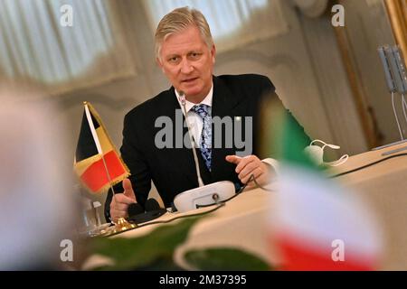 Roi Philippe - Filip de Belgique photographié lors d'une rencontre diplomatique au Palais du Quirinale, lors d'une visite d'État d'une journée en Italie, le mercredi 01 décembre 2021 à Rome. Le voyage Royal a été ramené d'une visite de trois jours à une journée, en raison de la crise de Covid-19. BELGA PHOTO POOL DIRK WAEM Banque D'Images