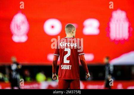 Hugo Siquet de Standard photographié lors d'un match de football entre Standard de Liège et Sporting Charleroi, dimanche 05 décembre 2021 à Liège, le 17 e jour de la première division de la « Jupiler Pro League » 2021-2022 du championnat belge. BELGA PHOTO BRUNO FAHY Banque D'Images