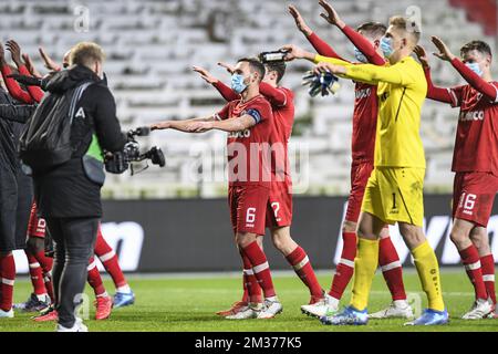 Birger Verstraete d'Anvers célèbre après avoir remporté un match de l'Europa League entre l'équipe belge de football Royal Antwerp FC et l'équipe grecque de football Olympiacos F.C., le jeudi 09 décembre 2021, à Anvers, Belgique, le sixième et dernier jour de la scène du groupe D de l'UEFA Europa League. BELGA PHOTO TOM GOYVAERTS Banque D'Images