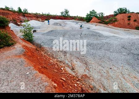 Vestiges d'une ancienne exploitation dans la mine de kaolin. Madriguera, Segovia, Castilla y León, Espagne, Europe Banque D'Images