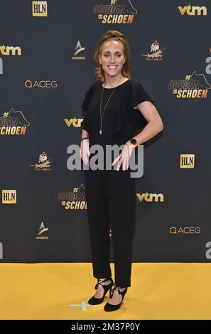 Flammes rouges Janice Cayman photographiée sur le tapis rouge à l'arrivée de l'édition 68th de la cérémonie de remise des prix « Golden Shoe », mercredi 12 janvier 2022, à Puurs. La Golden Shoe (Gouden Schoen / Soulier d'Or) est un prix pour le meilleur joueur de football du championnat belge Jupiler Pro League pendant l'année 2019. BELGA PHOTO DIRK WAEM Banque D'Images