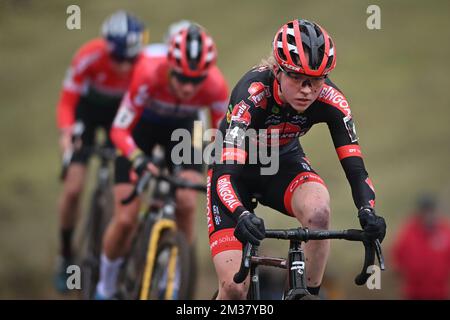 Dutch FEM Van Empel photographié en action lors de la course d'élite féminine de l'événement cycliste Cyclocross Hoogerheide, finale de la coupe du monde UCI Cyclo Cross samedi 22 janvier 2022 à Hoogerheide. BELGA PHOTO DAVID STOCKMAN Banque D'Images