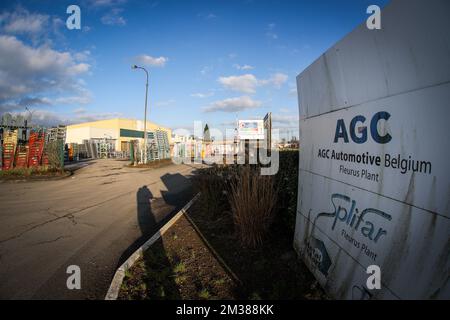 L'illustration montre l'usine de production AGC à Fleurus, mercredi 09 février 2022. Lors d'un comité d'entreprise extraordinaire, le groupe AGC a annoncé son intention de fermer son site de Fleurus à la fin de 2023. 187 travailleurs sont concernés, dont 145 travailleurs et 42 employés. BELGA PHOTO VIRGINIE LEFOUR Banque D'Images