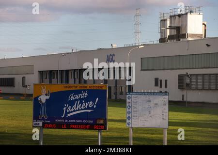 L'illustration montre l'usine de production AGC à Fleurus, mercredi 09 février 2022. Lors d'un comité d'entreprise extraordinaire, le groupe AGC a annoncé son intention de fermer son site de Fleurus à la fin de 2023. 187 travailleurs sont concernés, dont 145 travailleurs et 42 employés. BELGA PHOTO VIRGINIE LEFOUR Banque D'Images