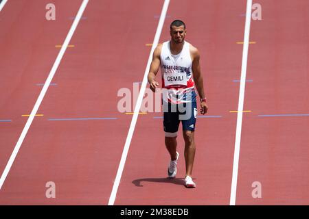 03 août 2021: Adam Gemili, de Grande-Bretagne, part des derniers mètres après une blessure lors d'une course dans le MenÕs 200m Round 1 lors de la compétition Athlétique au stade olympique de Tokyo, au Japon. Daniel Lea/CSM} Banque D'Images