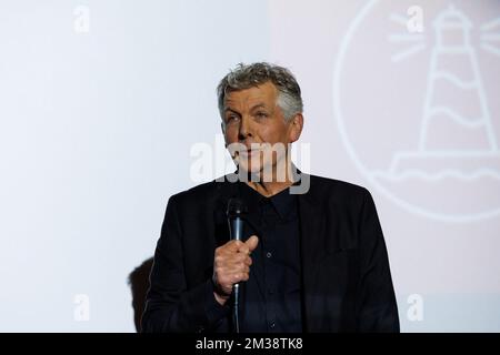 Le réalisateur néerlandais Marc van Warmerdam photographié lors de la cérémonie de remise du prix Lifetime Achievement Award aux réalisateurs Van Warmerdam, avant la première de leur film 'NR 10' au 'Festival du film Oostende' 14th, festival du film à Ostende, mardi 08 mars 2022. BELGA PHOTO KURT DESPLENTER Banque D'Images